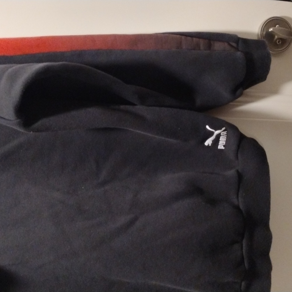 Puma pullover hoodie medium - Picture 3 of 8